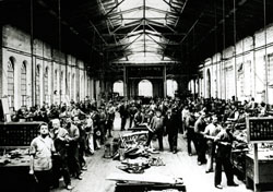 Belegschaft in der Werft-Tischlerei