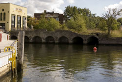 Fundament der Langeschen Mühle an der Schwentinemündung