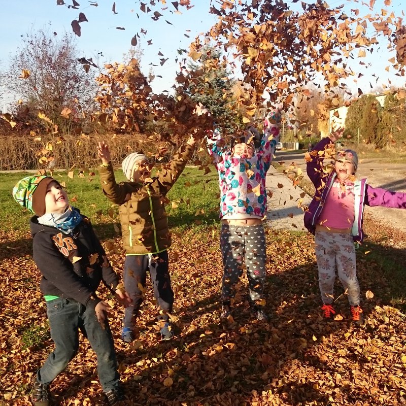 Spielende Kinder