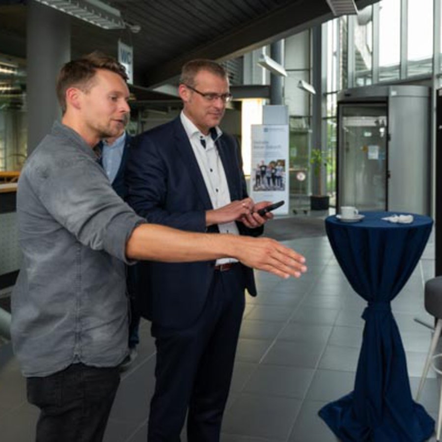 Foto: Michael Ruff Zwei Männer