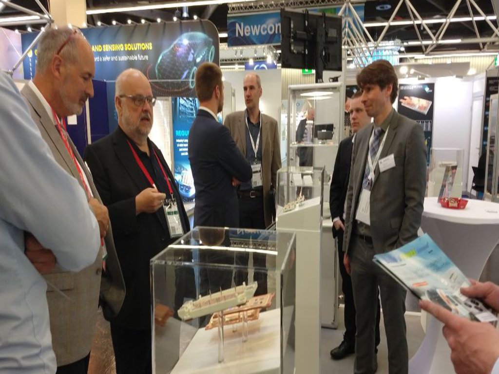 Zahlreiche Fachgespräche wurden am FH-Stand geführt. Foto: Nils Nageler