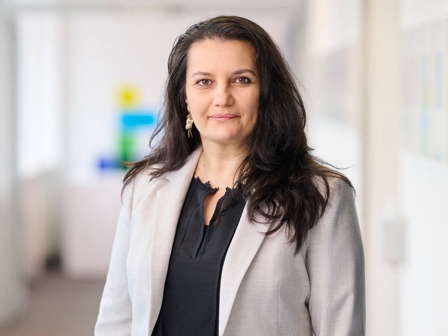 Roxana Urban Roxana Urban