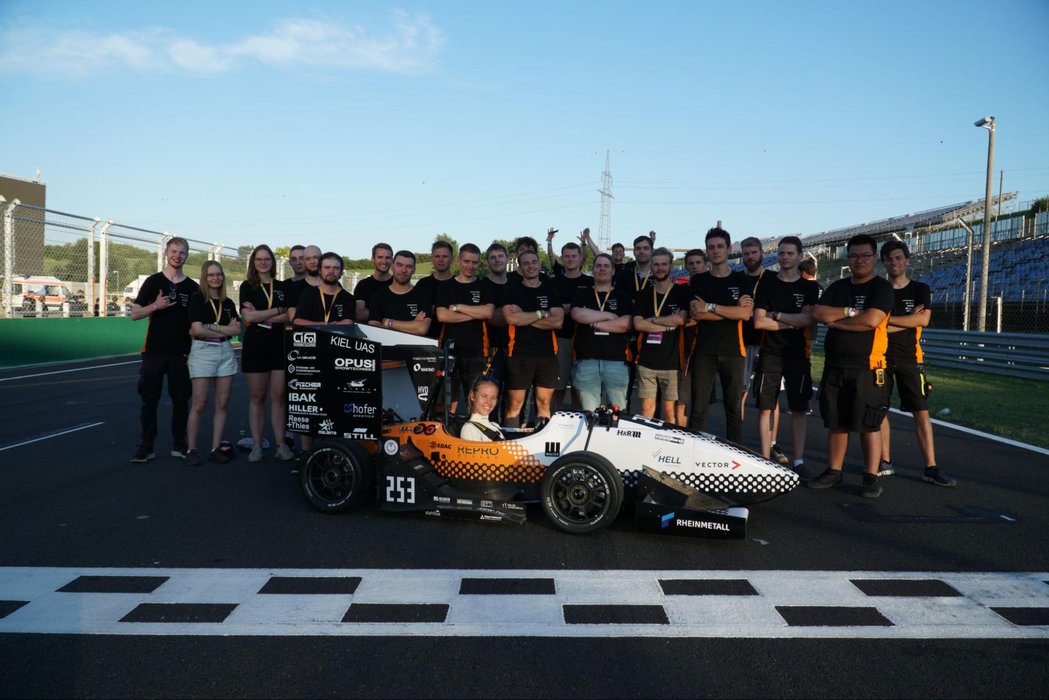 [Translate to English:] Raceyard Team