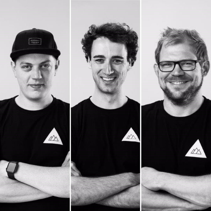 Foto 3KOMMA3 Drei Gründer im Portrait nebeneinander gestellt.