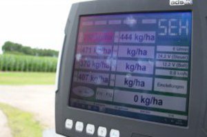 Ein Monitor zeigt die herrschenden Verhältnisse an.