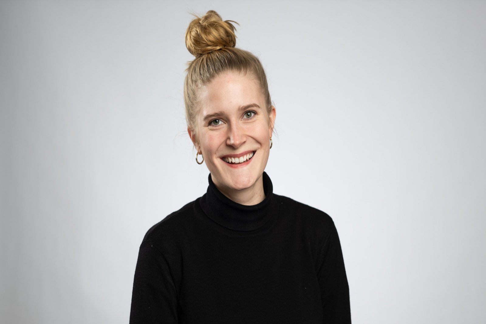 Portraitfoto einer jungen Frau