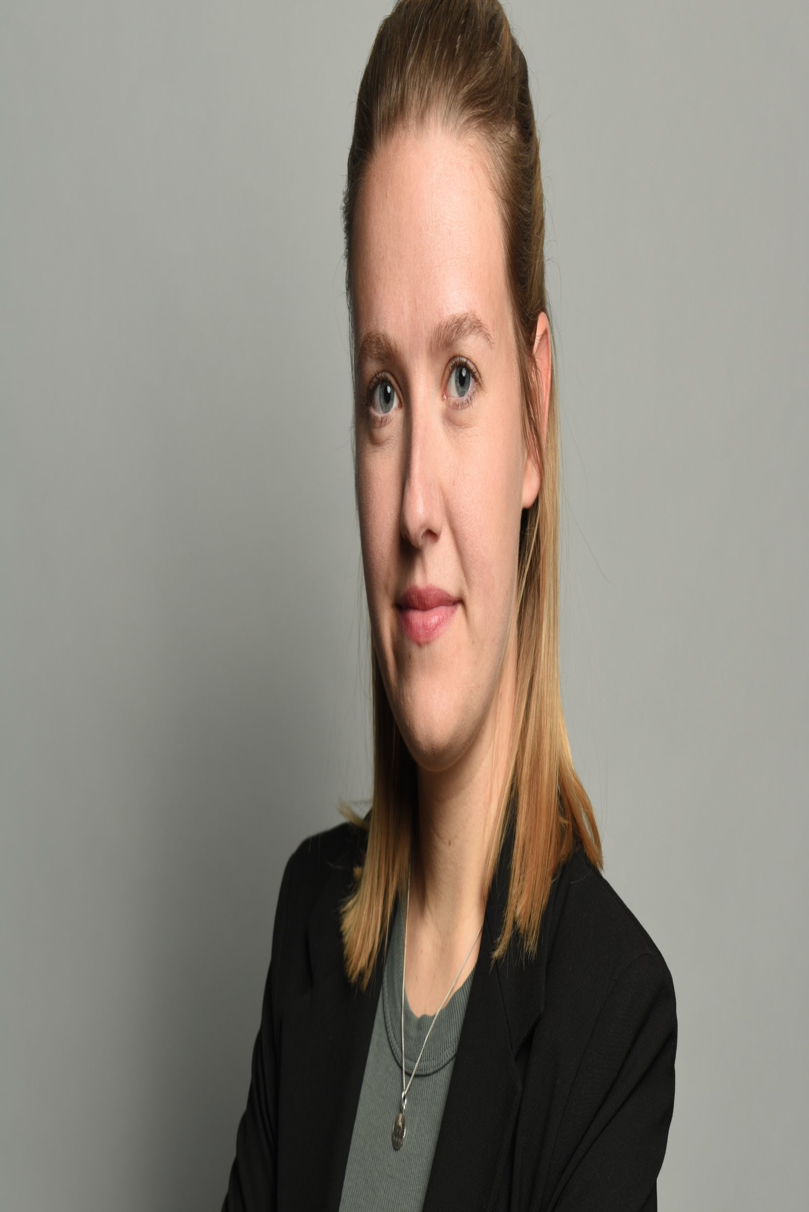 Portrait von HAW-Kiel-Alumna Ronja Herbold