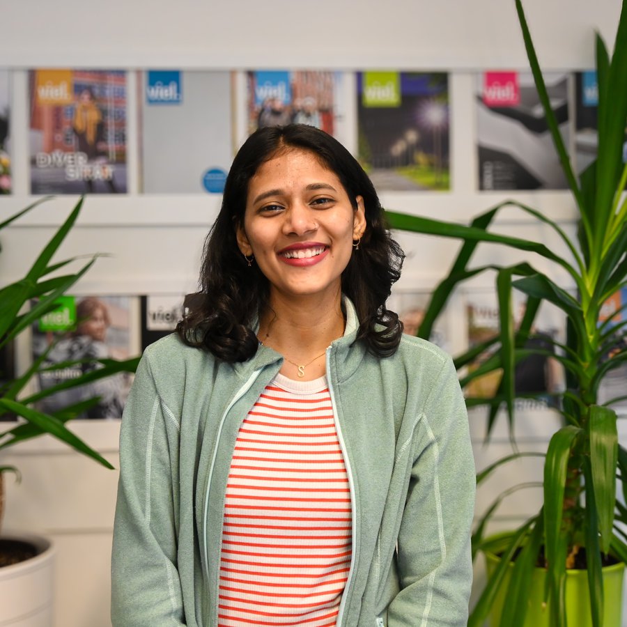 Swapnilla Rai blickt in die Kamera