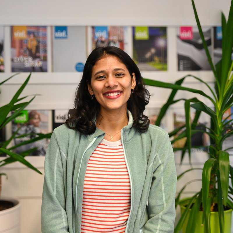 Swapnilla Rai blickt in die Kamera