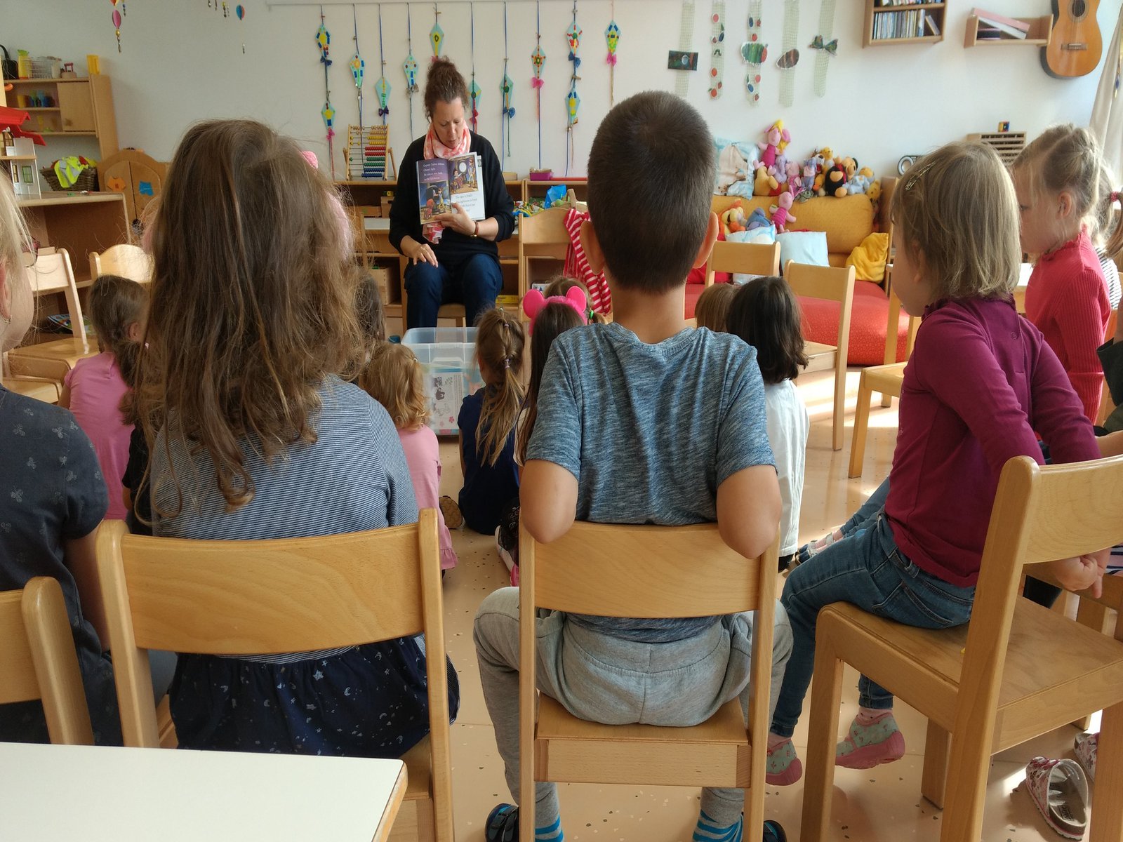 Den Alltag von verschiedenen Kindertageseinrichtungen lernten die Studierenden bei ihren Besuchen kennen. Foto: Nadine Backer