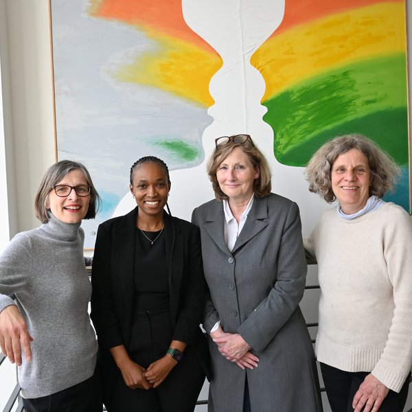 Die Wissenschaftlerinnnen Bischkopf, Phiri, Thege und Pioch aufgenommen anlässlich eines Vortrags am Fachbereich Soziale Arbeit der Fachhochschule Kiel.
