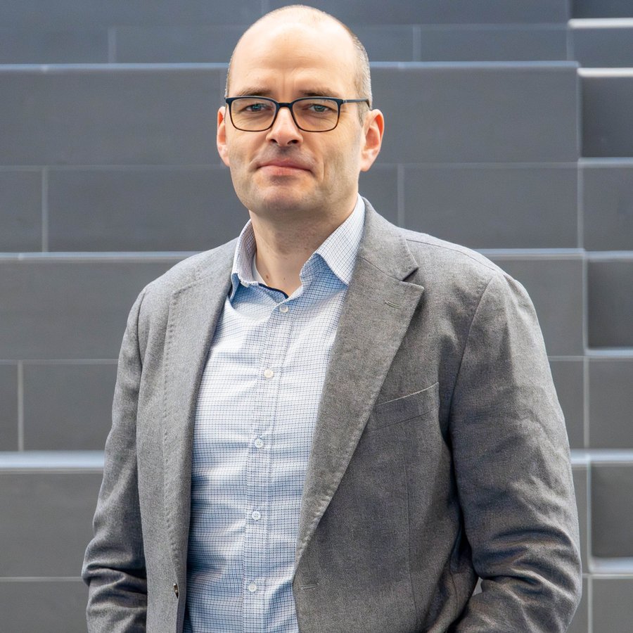 Potraitaufnahme von Prof. Dr.-Ing. Hendrik Vorhölter