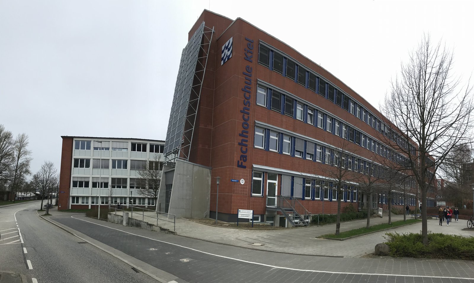 Straßenzug mit Gebäude