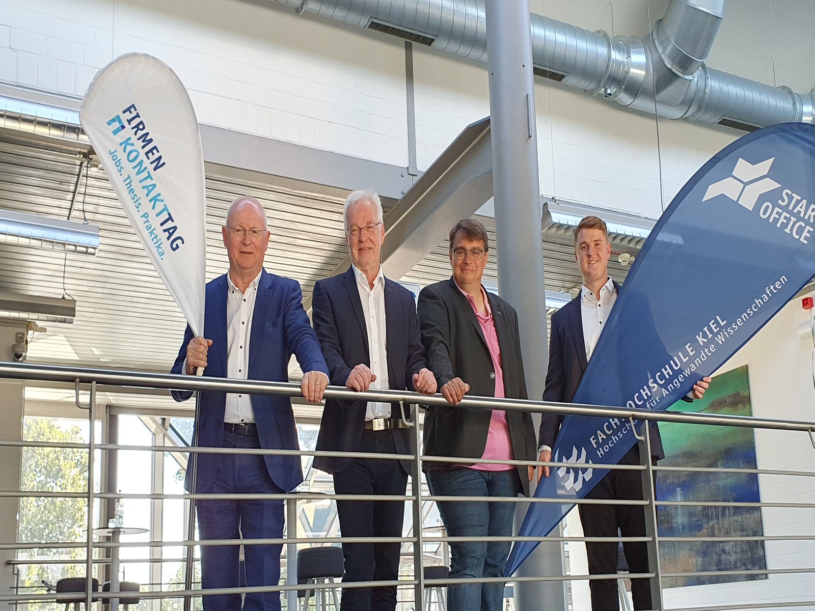 Gruppenfoto von vier Männern