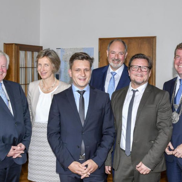 Repräsentanten und Gewinner beim Kieler Wissenschaftspreis 2017 Repräsentanten und Gewinner bei der Vergabe des Kieler Wissenschaftspreises 2017