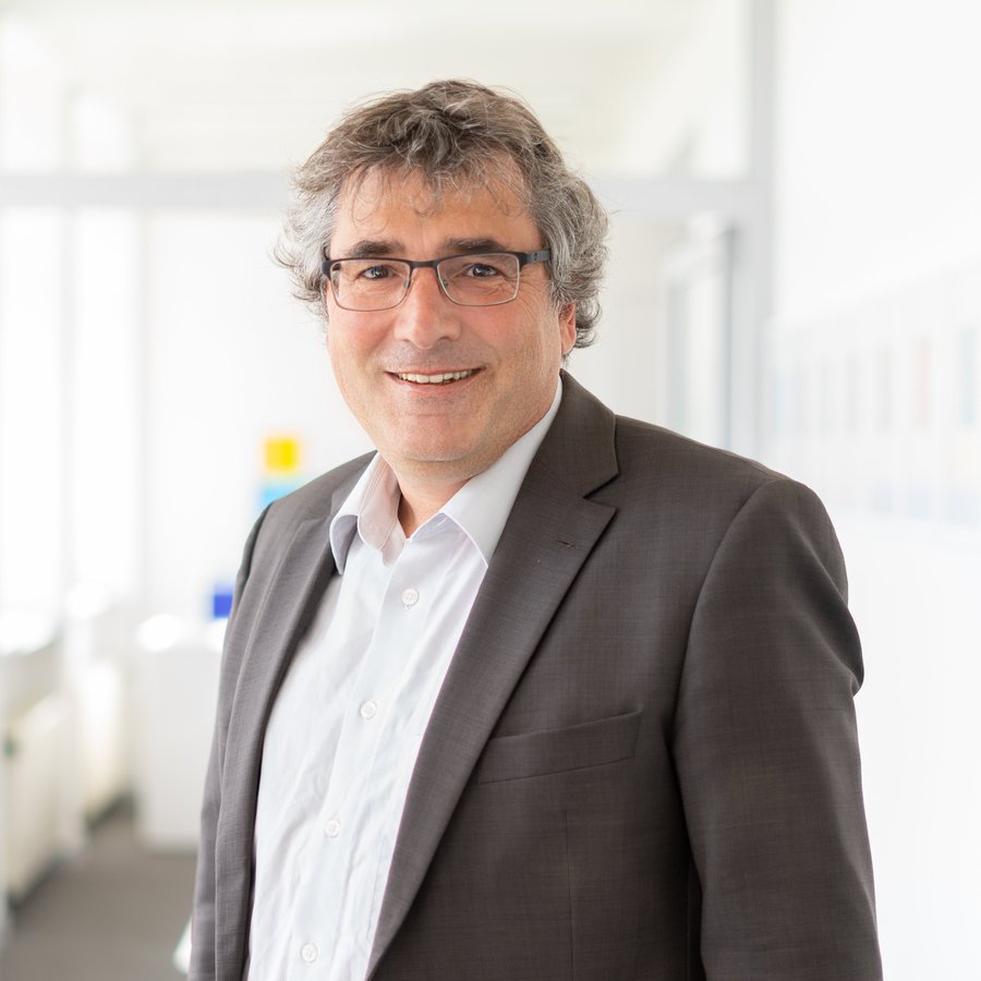 Portraitaufnahme Prof. Dr. Klaus Lebert 