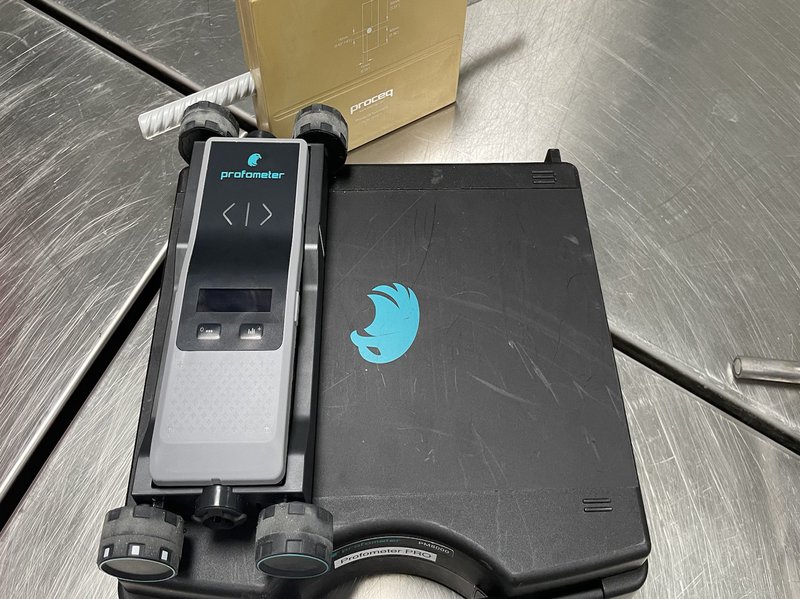 Betondeckungsmessgerät