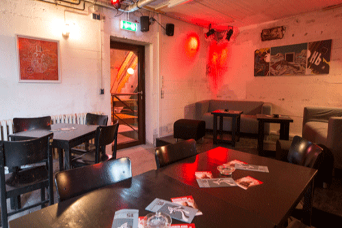 Die Bar mit der Loungeecke