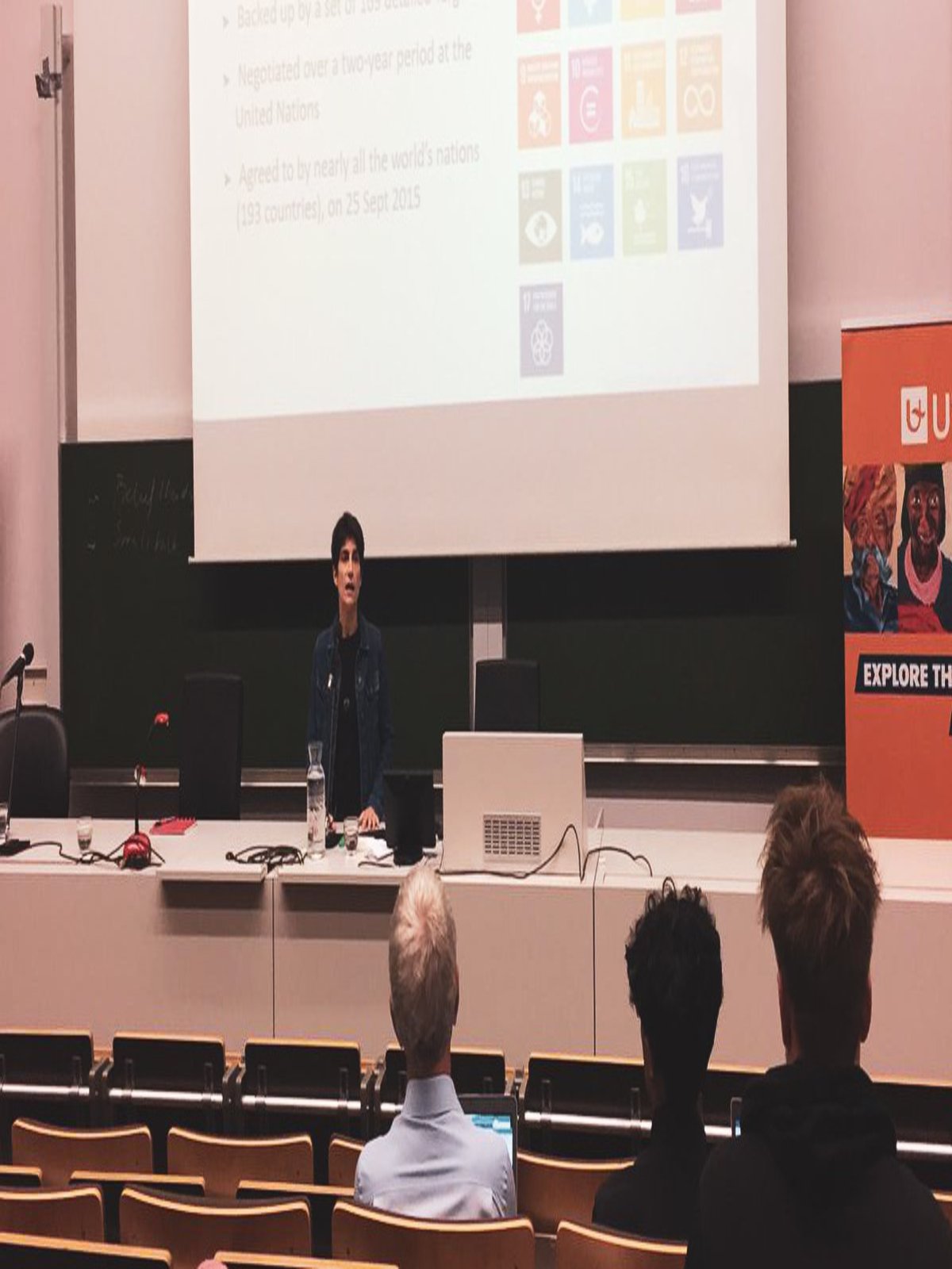 Zur Vorlesung kommt man besser nicht zu spät. Foto: Baxmann