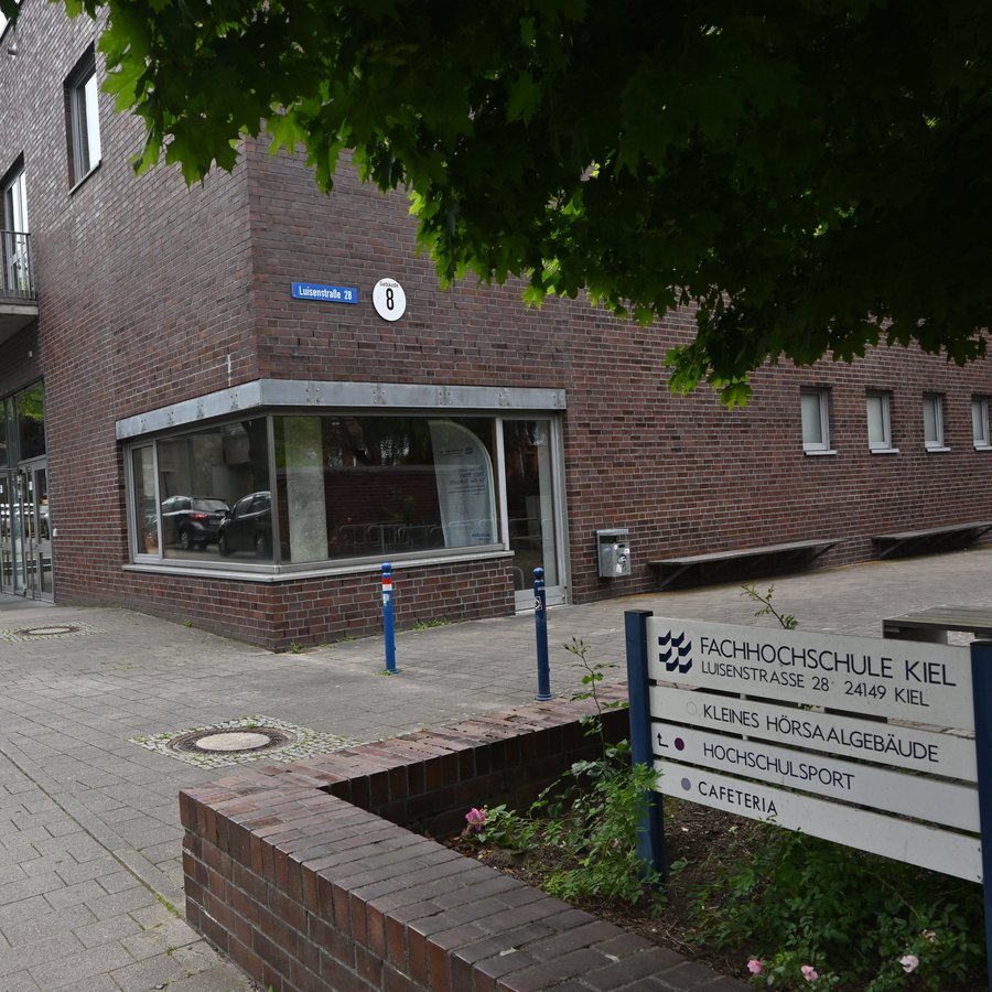 Kleines Hörsaalgebäude außen