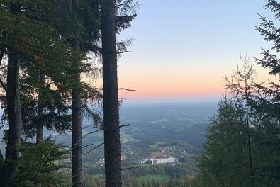 Sonnenuntergang beim Schöckl, der Himmel verfärbt sich rosa