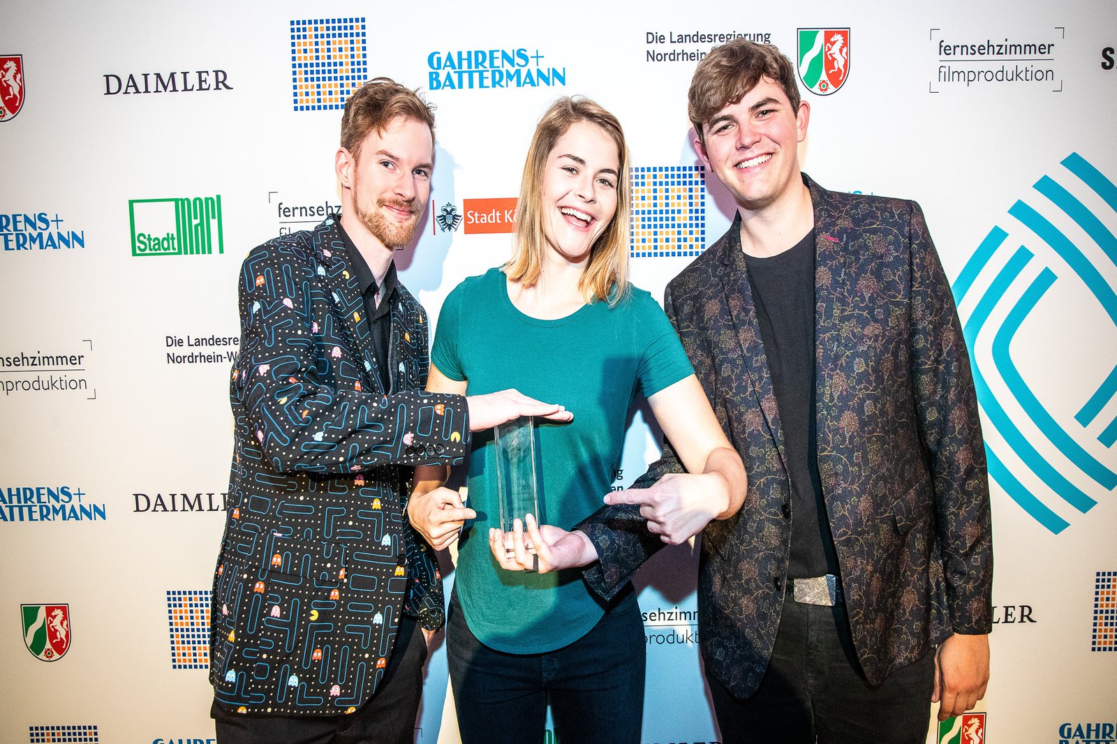 Von Hazel Brugger wurden Fynn Kröger und Paul Schulte (r.) mit dem Grimme Online Award ausgezeichnet. Foto: Rainer Keuenhof