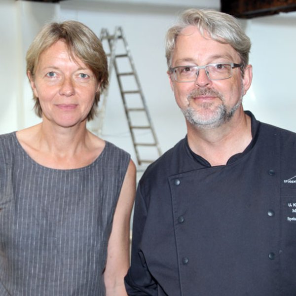 Kristin Dahl und Uwe Kornhaas Kristin Dahl und Uwe Kornhaas in der gerade im Bau befindlichen Schwentinemensa der Fachhochschule Kiel