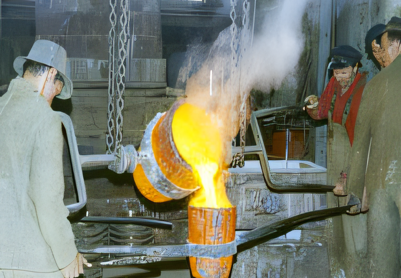 Arbeiter beim Metallgießen