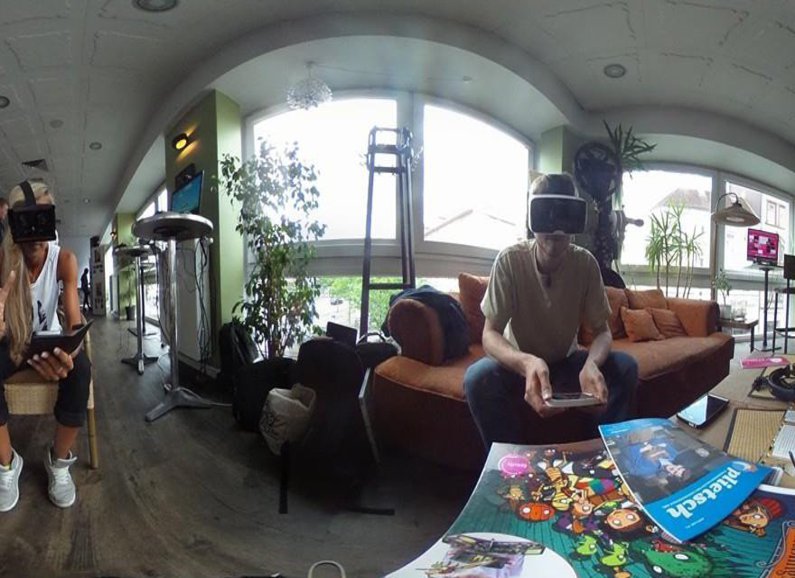 360 grad Man mit VR Brille