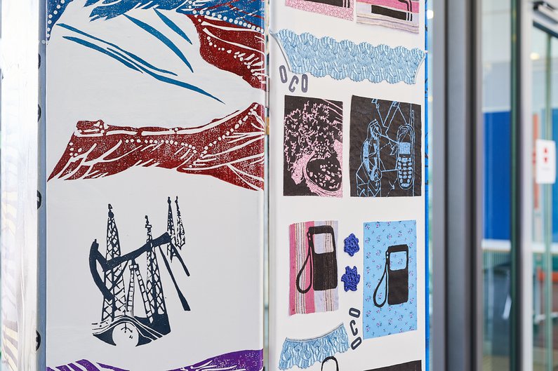 Nahaufnahme einer Werksäule