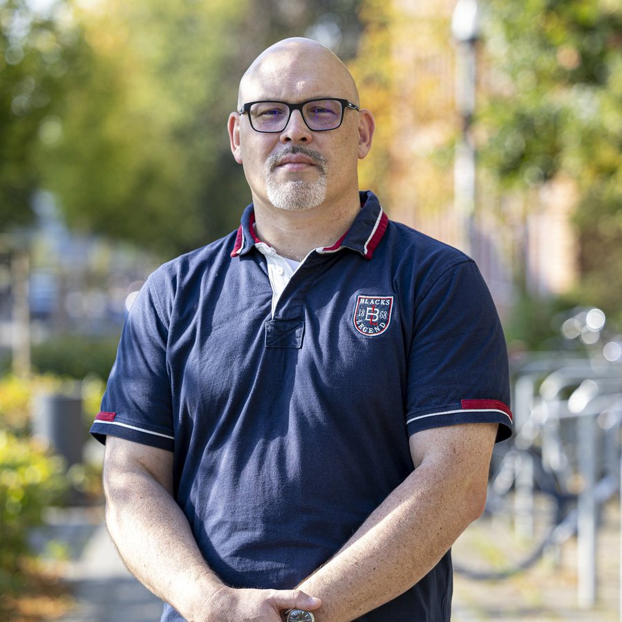 Potraitaufnahme Dr. Andreas Aßmuth, Professor für IT-Sicherheit an der FH Kiel.