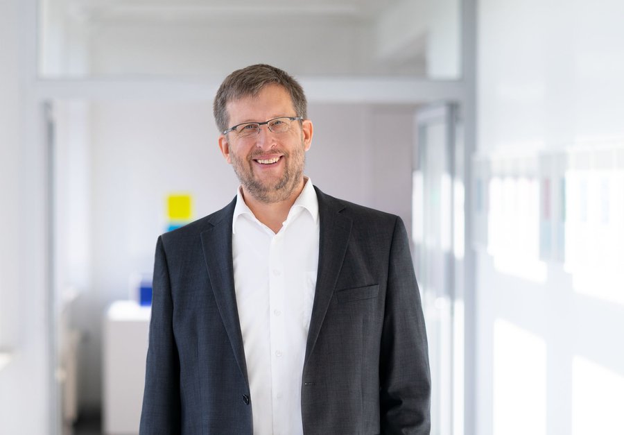 Prof. Dr. Patrick Hennig