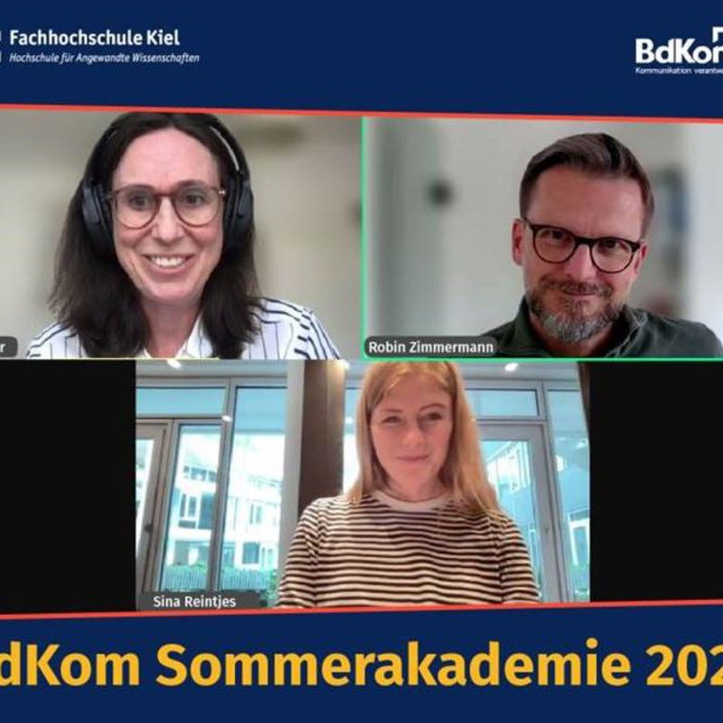 Ansicht von drei Personen in Zoom zur Online-Sommerakademie der BdKom