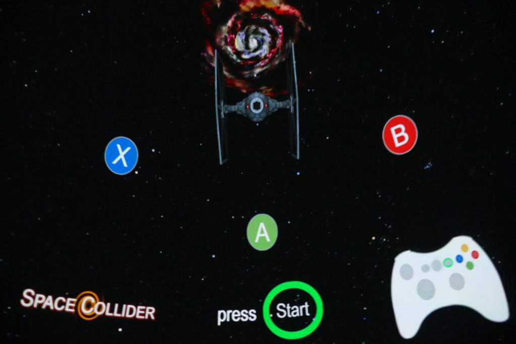 Der Startbildschirm des Spiels Space Collider.