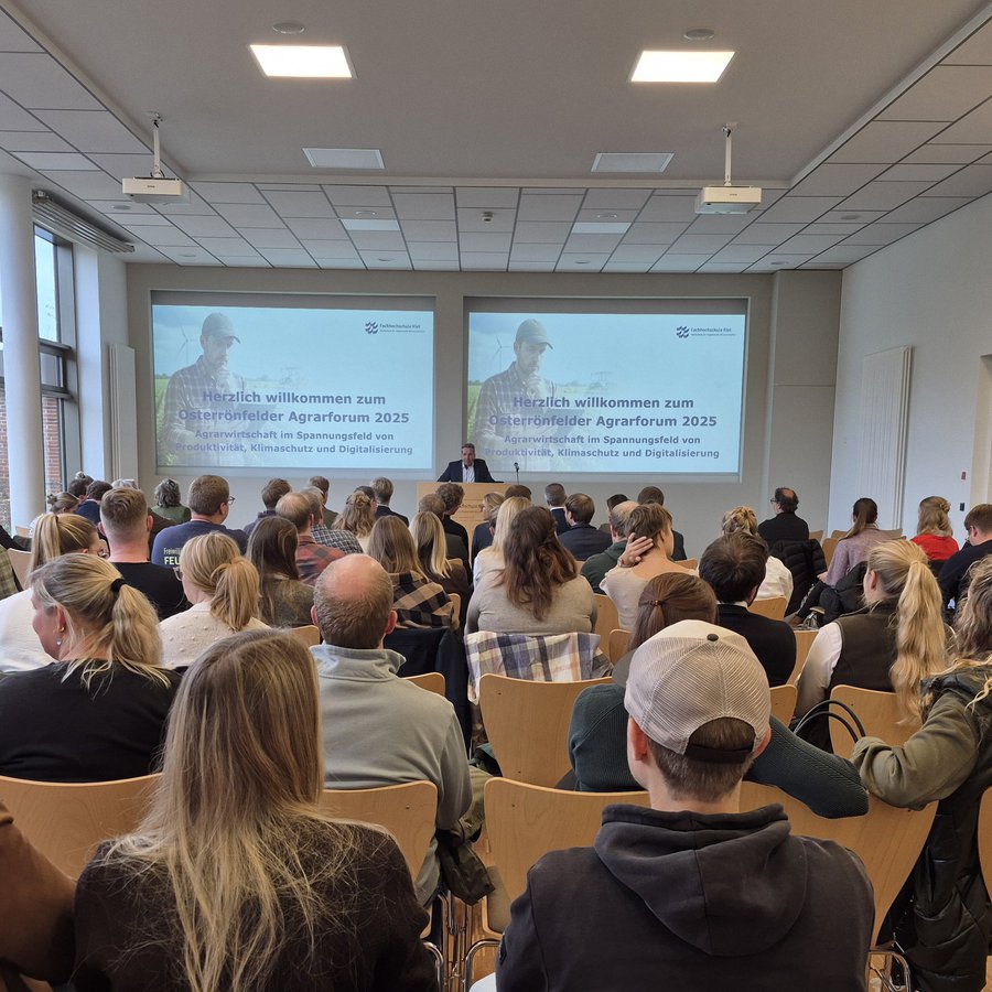 Menschen in einem Saal