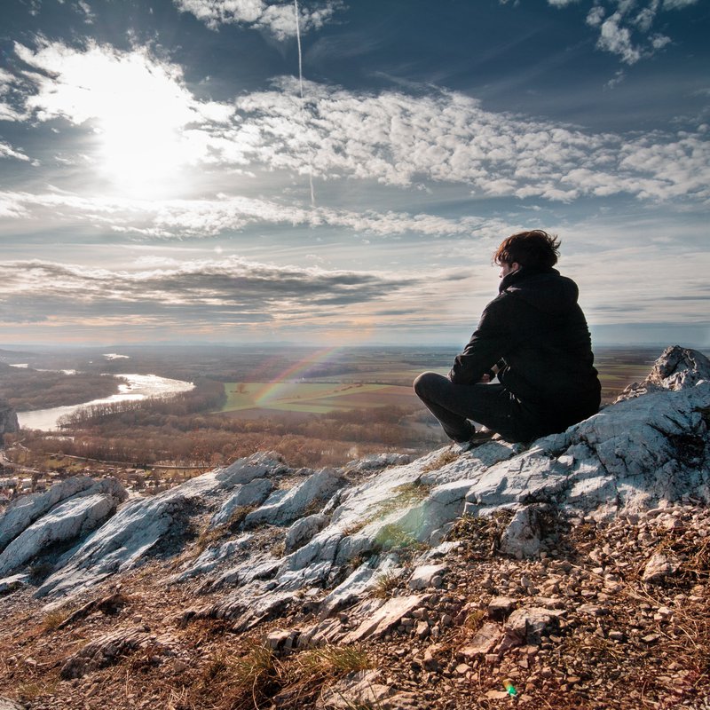 Ein Mann auf einem Berg