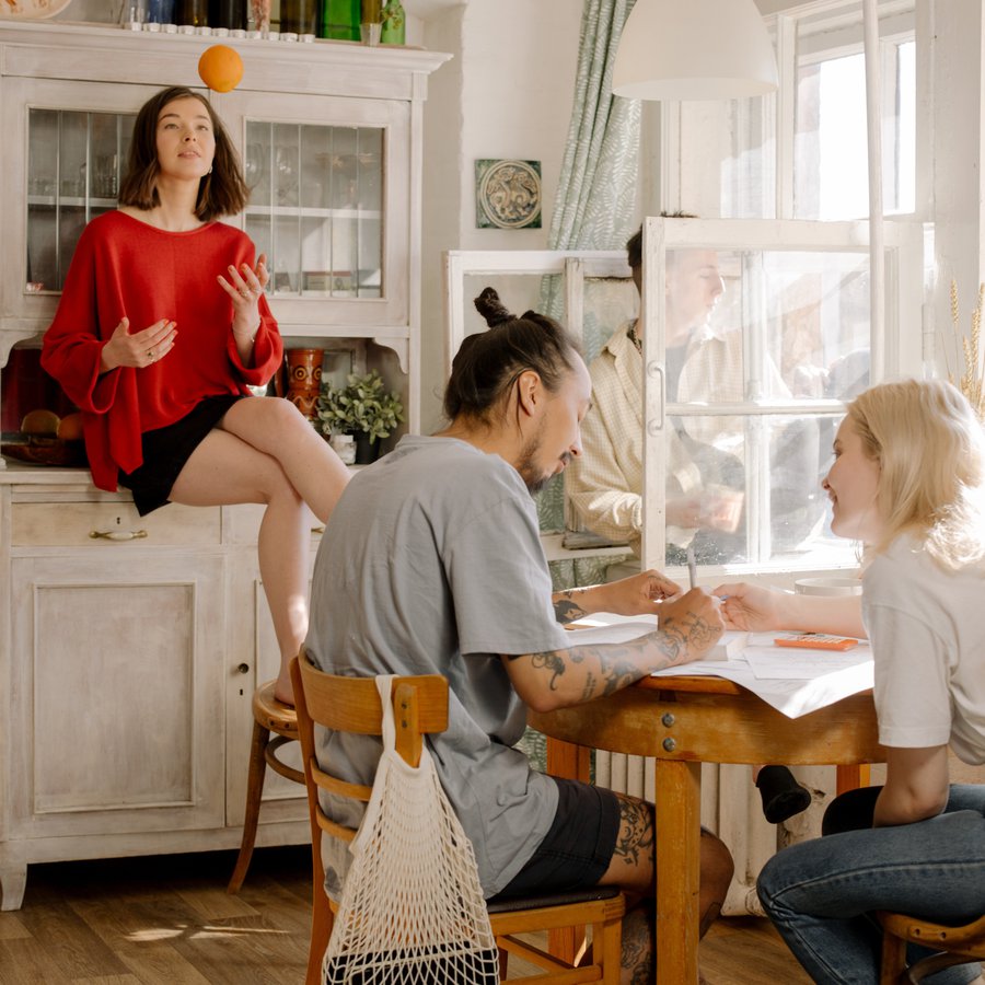 Nette Mitbewohner erleichtern das Ankommen in einer neuen Stadt. (Foto: Pexels)