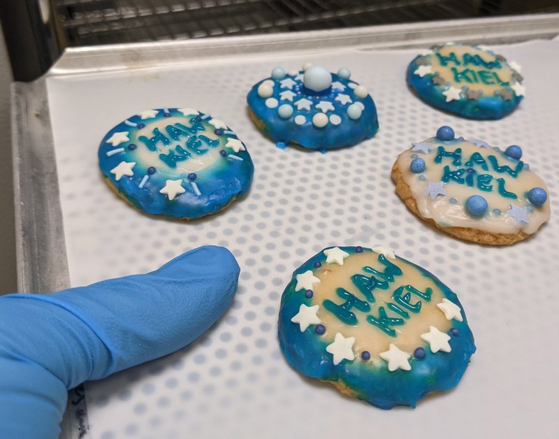 [Translate to English:] HAW Kiel Aufbau und Verbindungstechnik Weihnachtsgruss