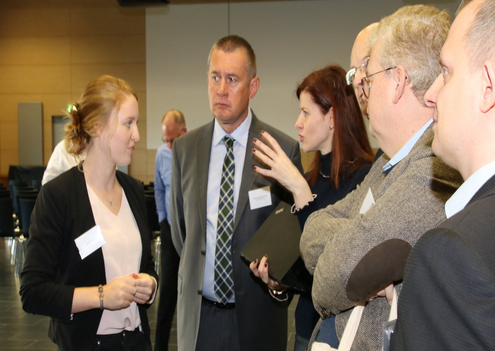 Lina Dagiliene von der Kaunas University of Technology im Gespräch mit Julia Uhlig. (Foto: C. Beeck)