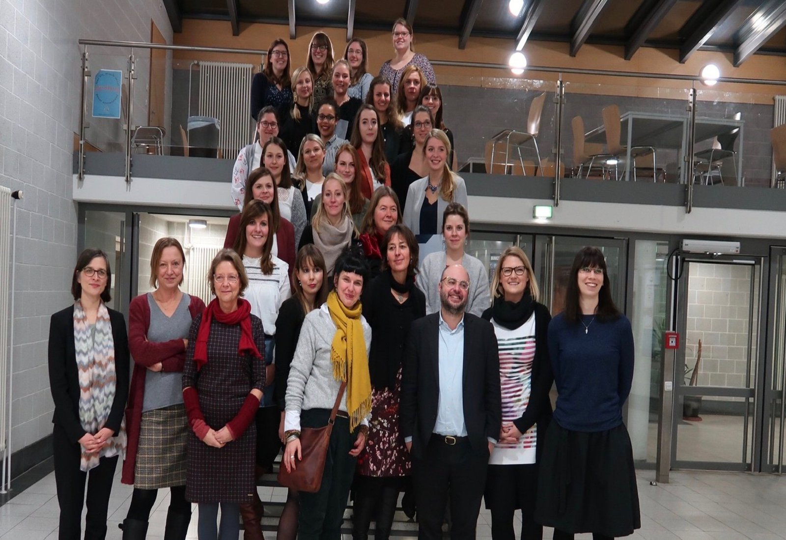 Die Kindheitspädagoginnen und Kindheitspädagogen des Jahrgangs 2018 wurden am Fachbereich feierlich verabschiedet. Foto: Knauer