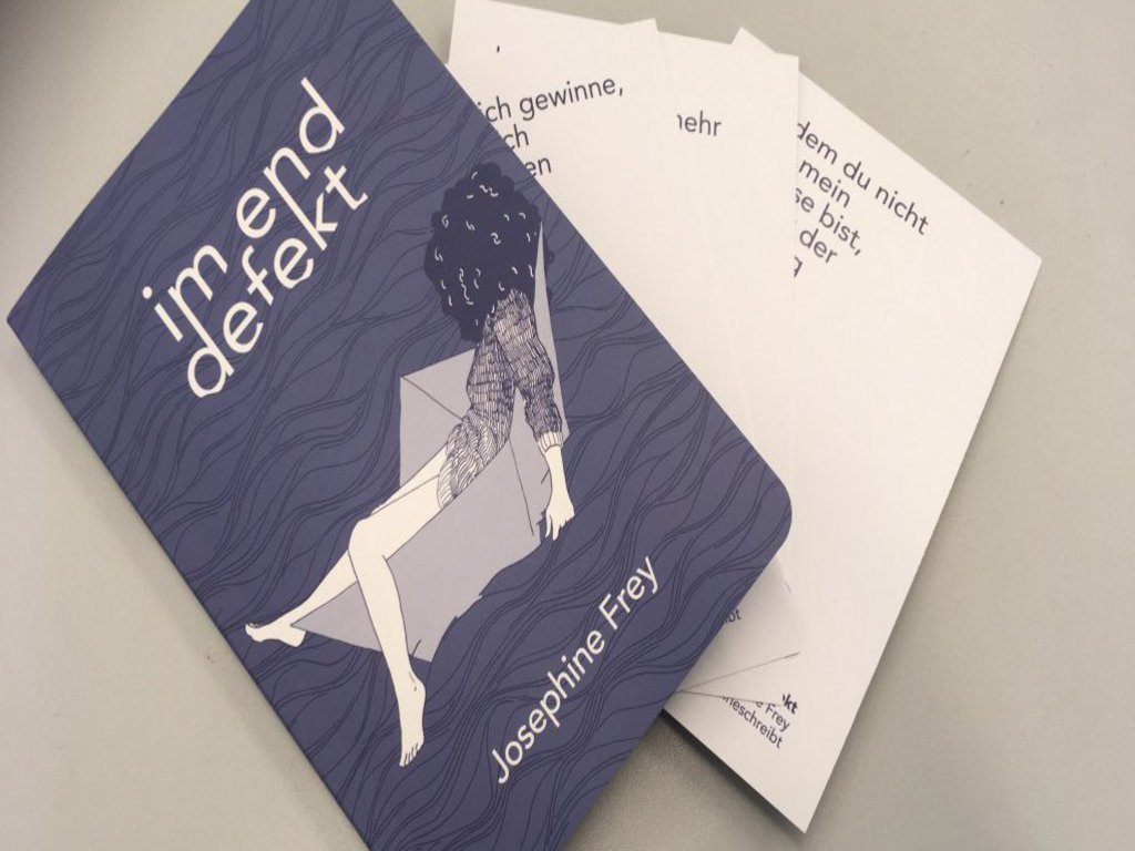 Ein blaues Cover mit der Aufschrift: "im end defekt".