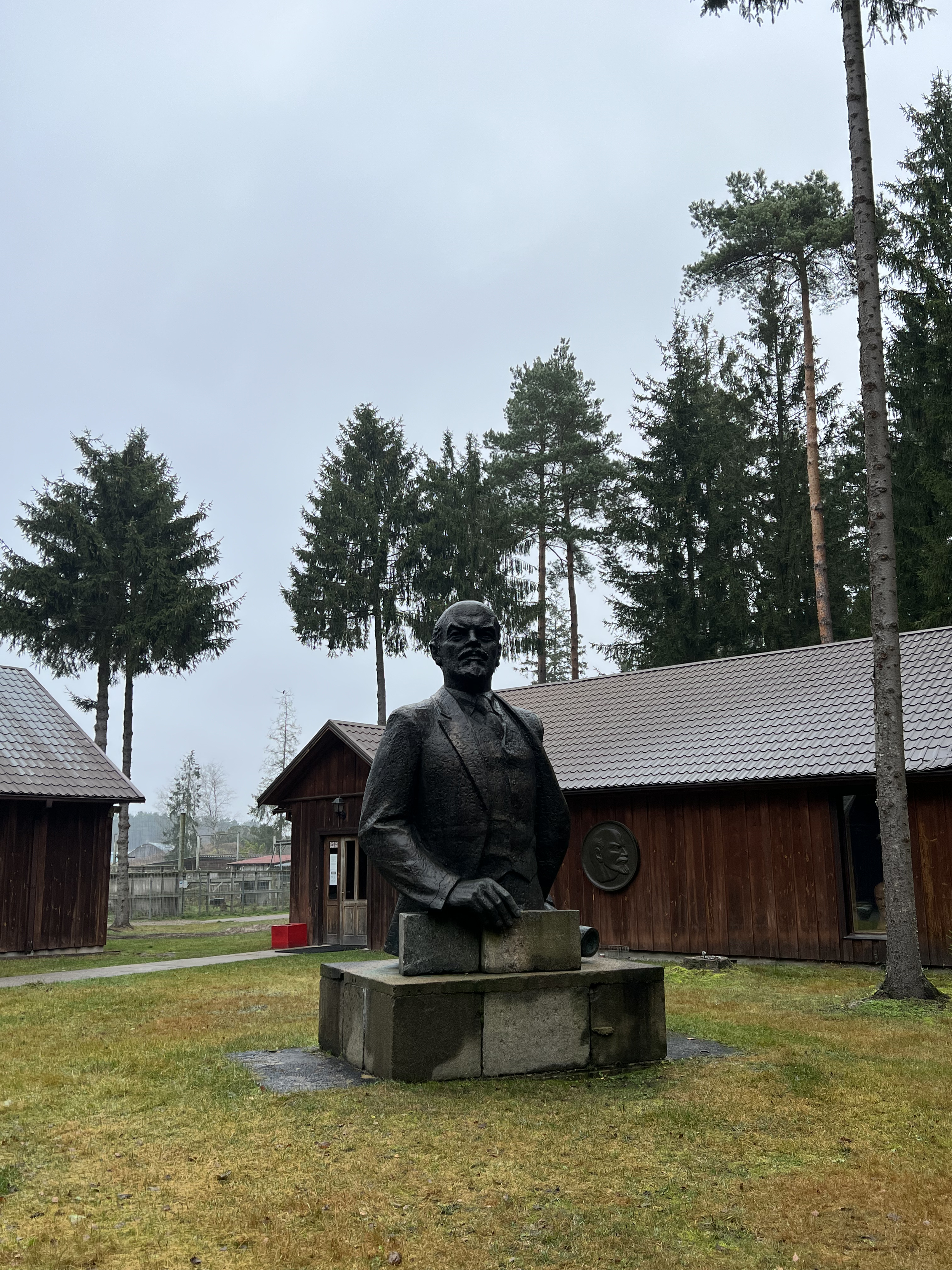 eine Statue von Lenin