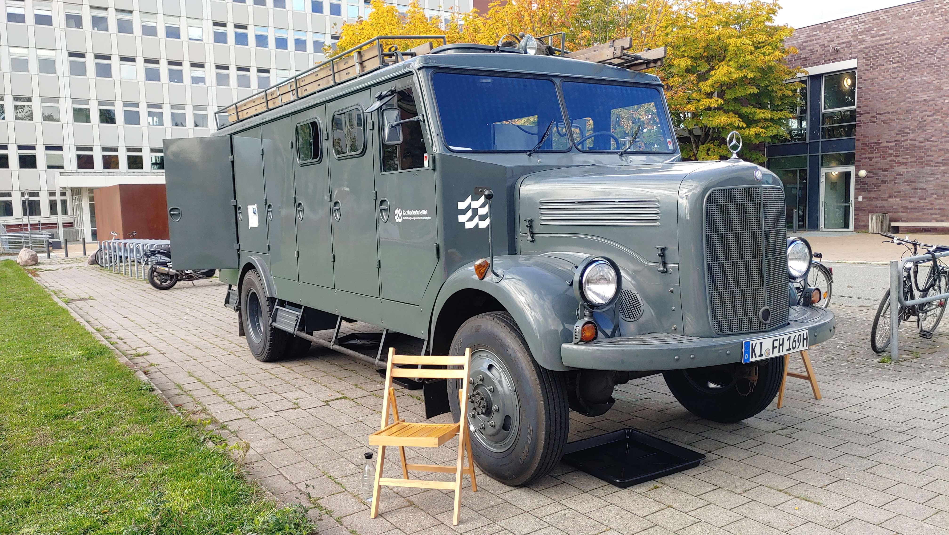 ein Mercedes-Oldtimer, Baujahr 1951