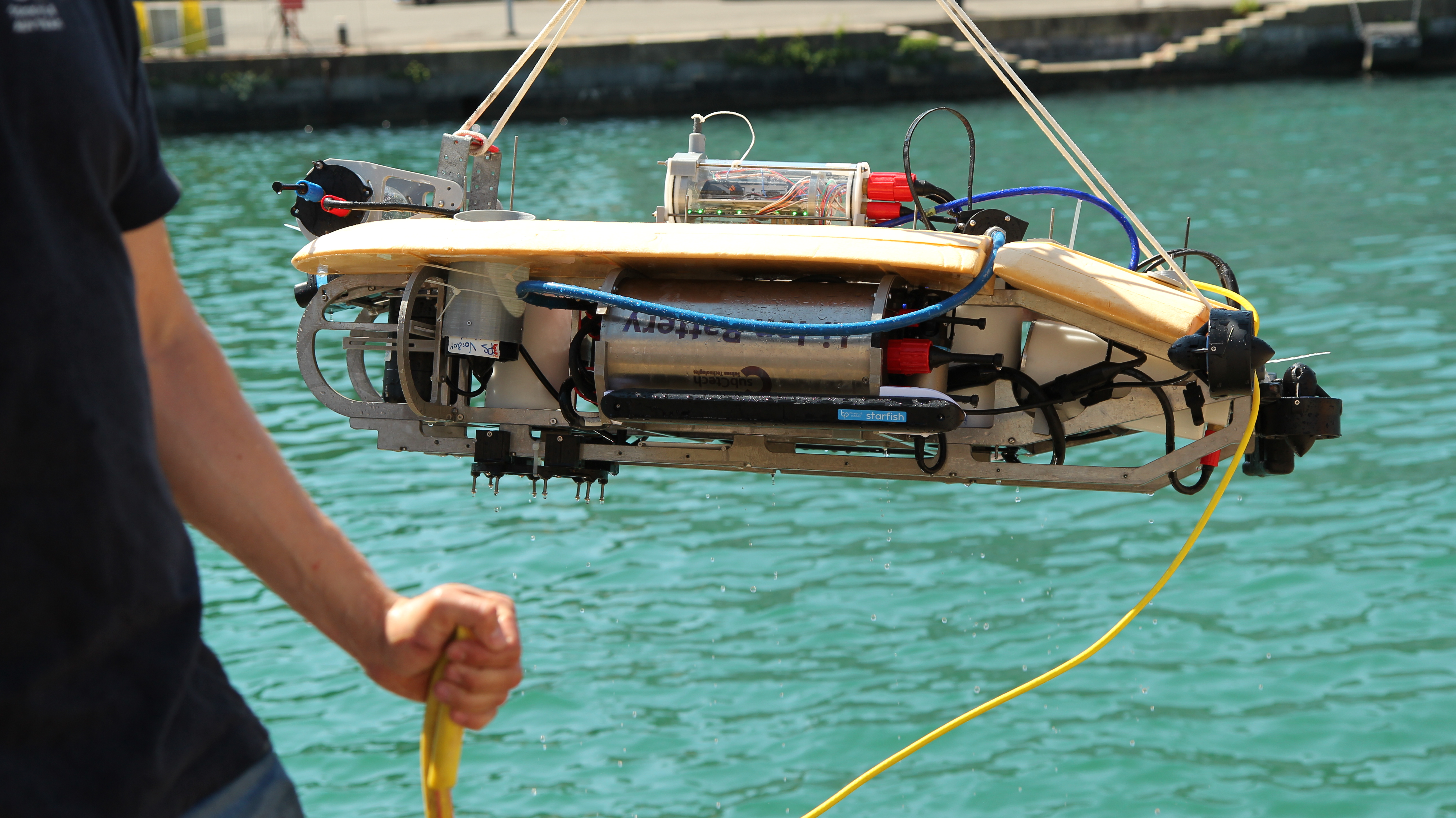 AUV "Hexe" im Hafenbecken von La Spezia