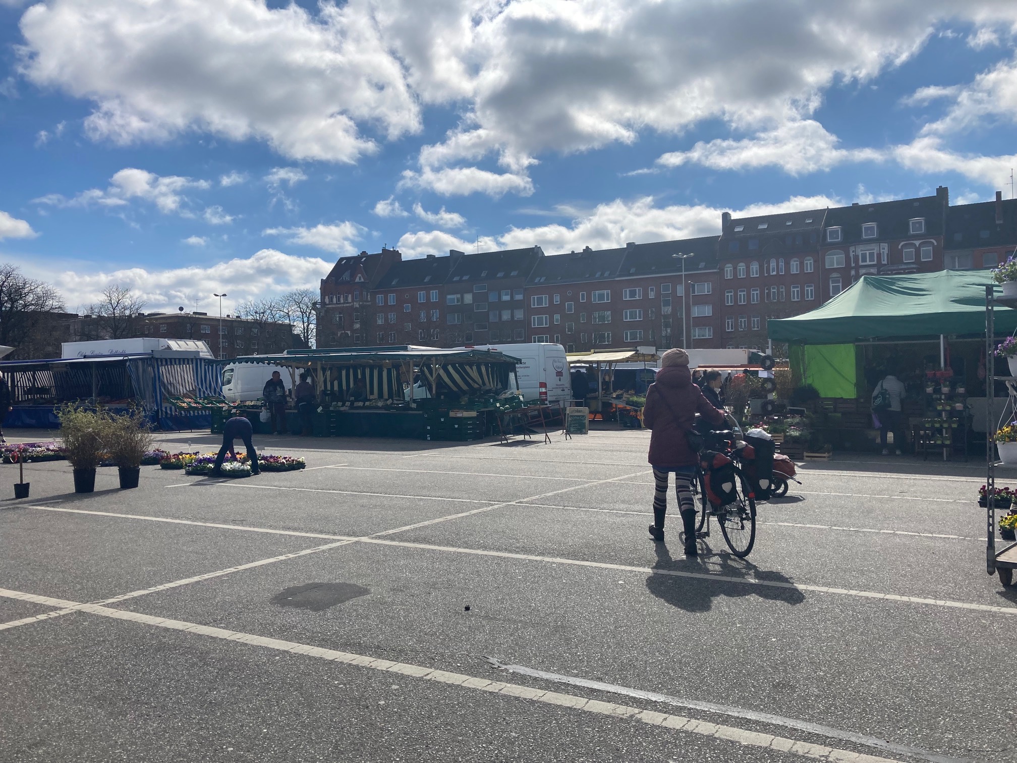 Marktstände auf dem Wochenmarkt in Kiel