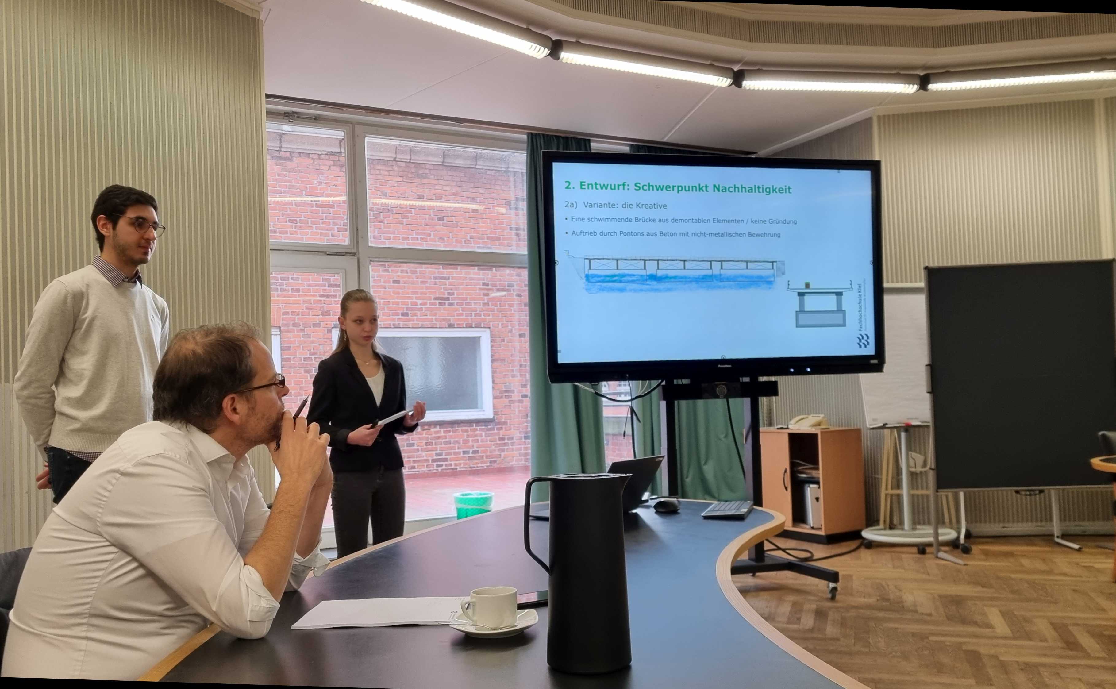 Menschen bei einer Präsentation