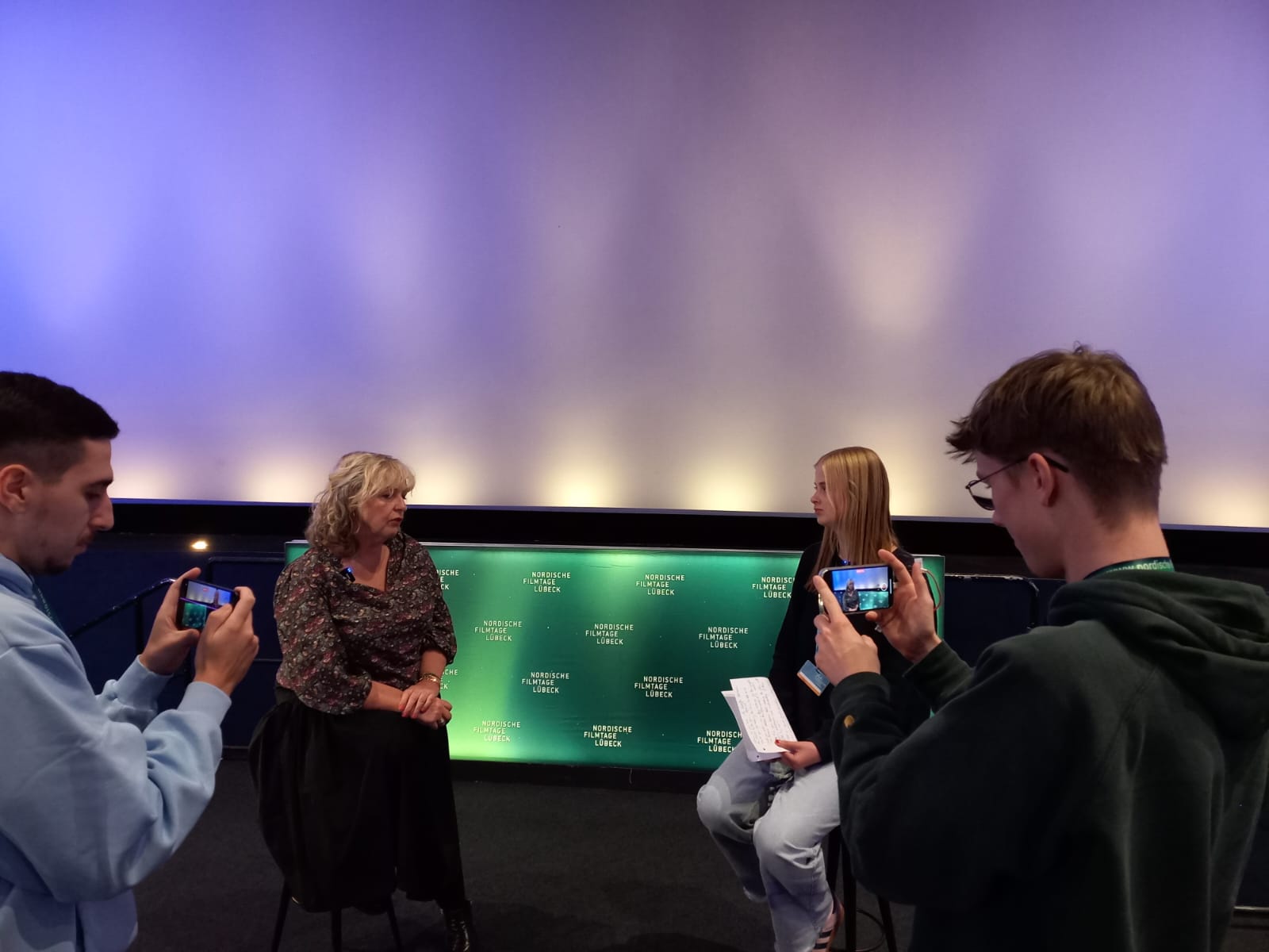 Die Teilnehmer*innen des Workshops beim Interview.