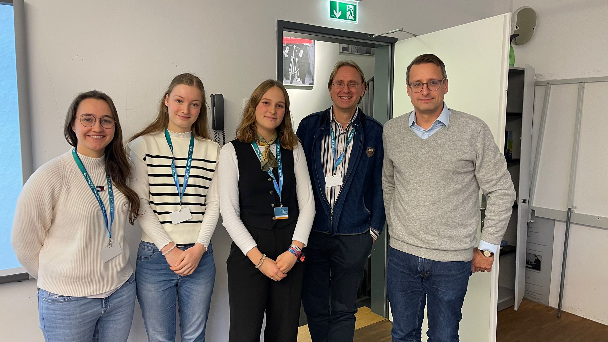 Prof. Dr. Tobias Hochscherf (r.) begleitete die Studierenden des Campus TV Workshops.