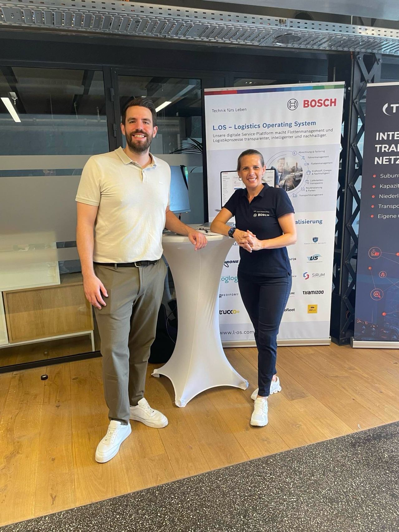 Auf Messen kommt Christian Goerke mit Kund*innen ins Gespräch. Auf Messen kommt Christian Goerke mit Kund*innen ins Gespräch.