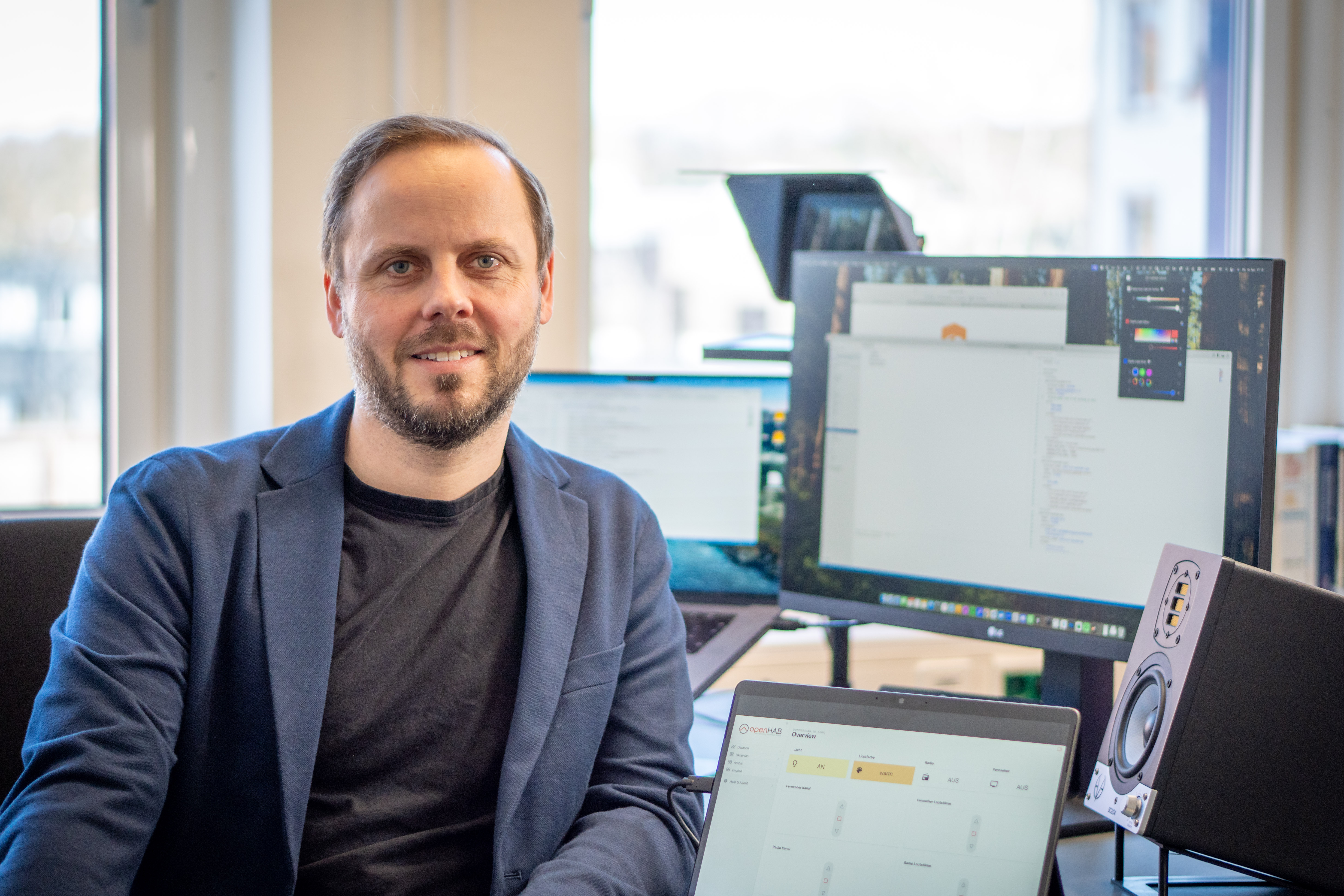 Prof. Dr. Florian Schatz ist Professor für Informatik mit Schwerpunkt Webentwicklung an der Fachhochschule Kiel